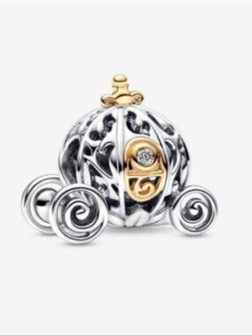 ✅NWT  Pandora Disney 100th Anniversary Cinderella's Enchanted Carriage Charm
